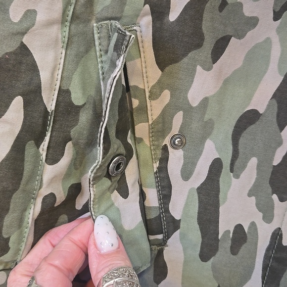 Banana Republic Tie Waist Camouflage Utility Jacket - Picture 3 of 9